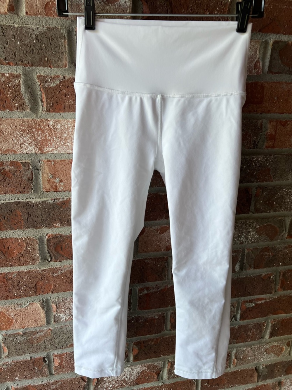 Lululemon White cropped Leggings - size 6